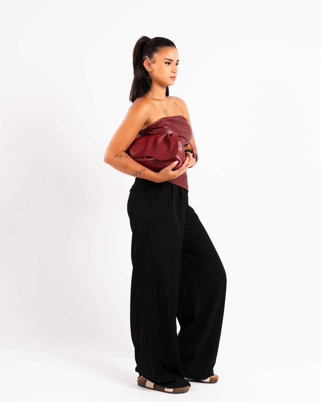 The LOUVE Burgundy