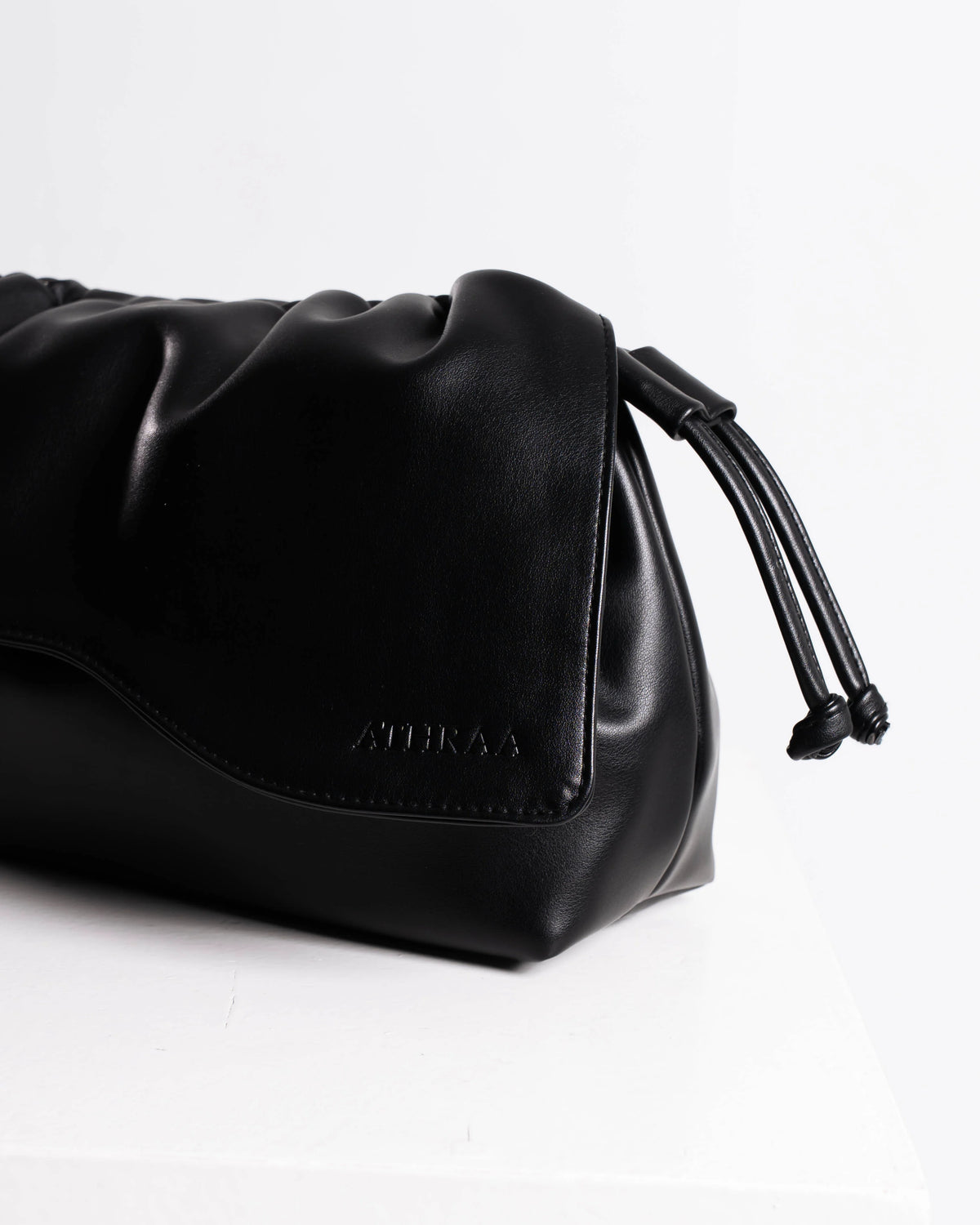 The LOUVE Black