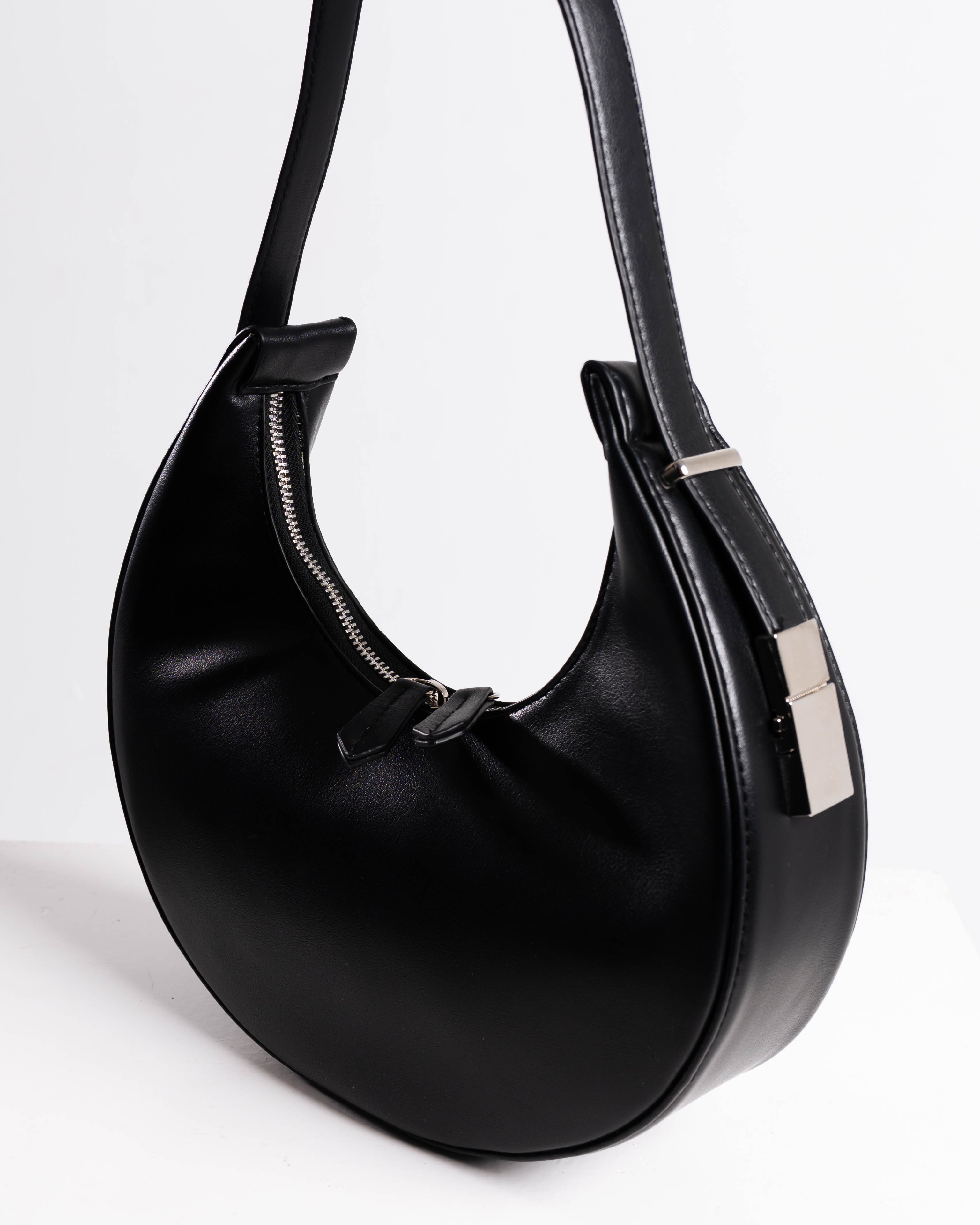 LUMI Crescent Black
