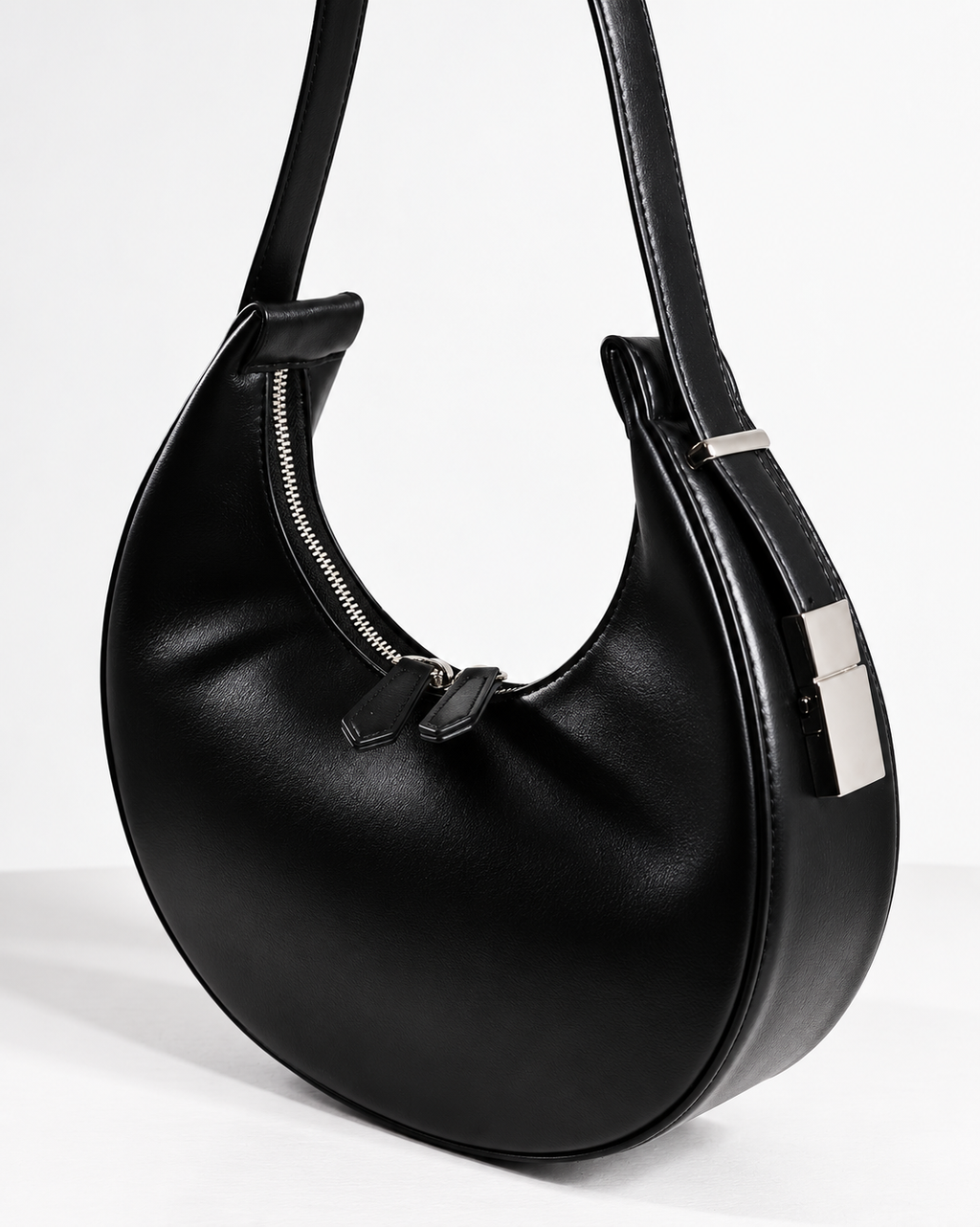 LUMI Crescent Black