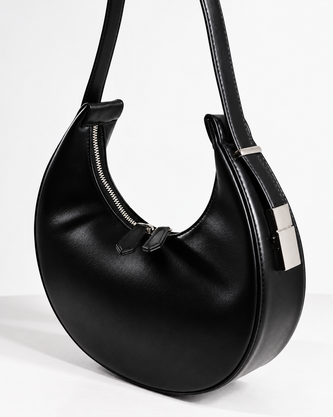 LUMI Crescent Black