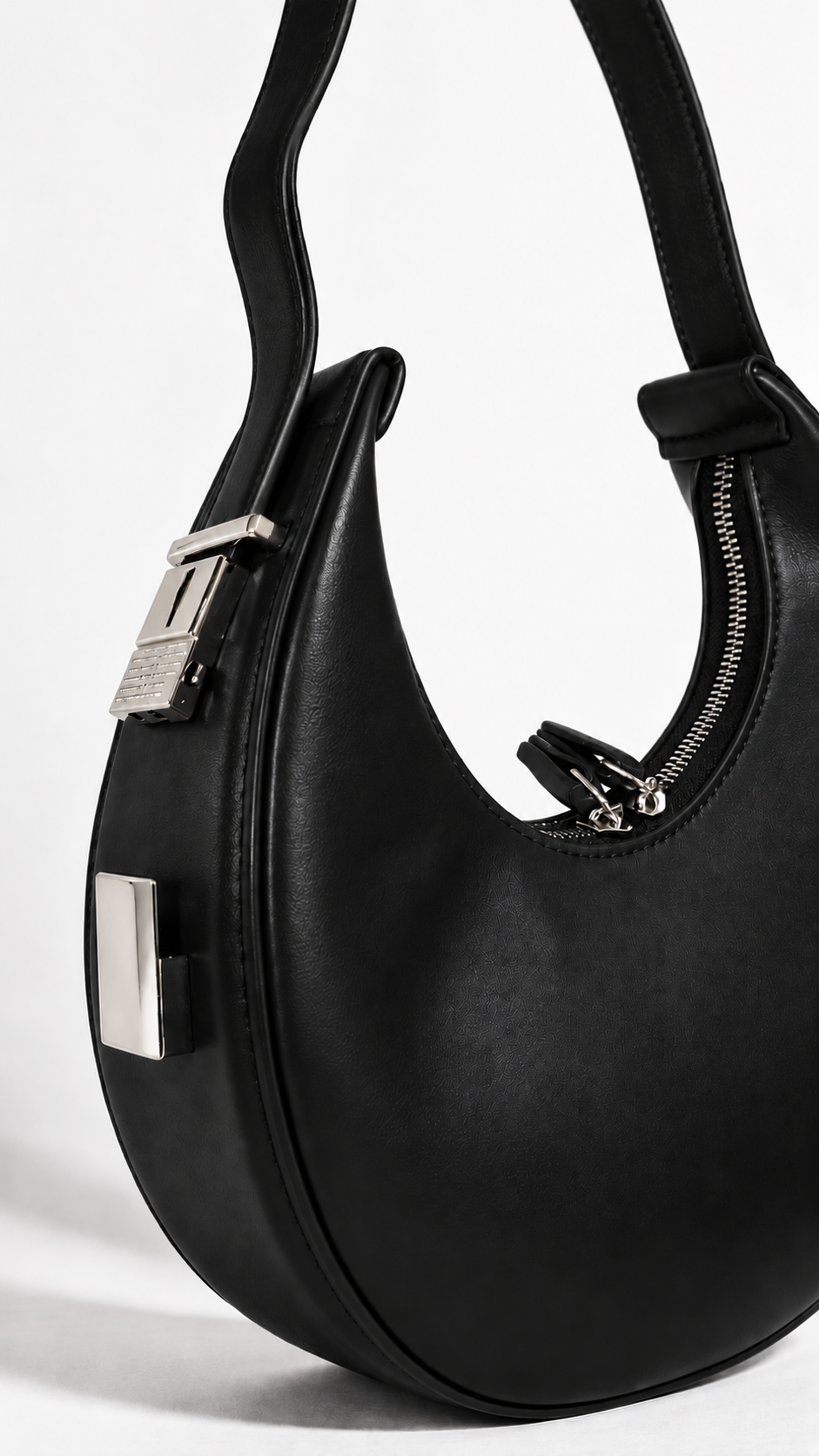 LUMI Crescent Black